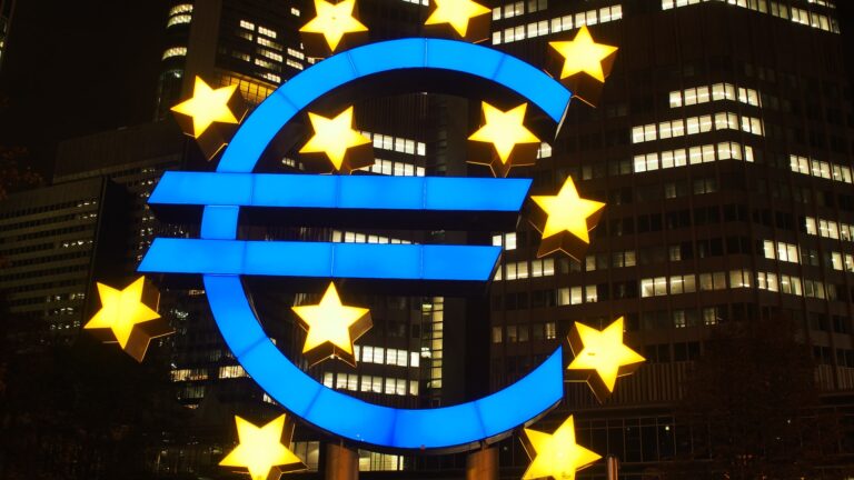 La BCE è pronta ad alzare i tassi d’interesse bancari, analizziamo la notizia